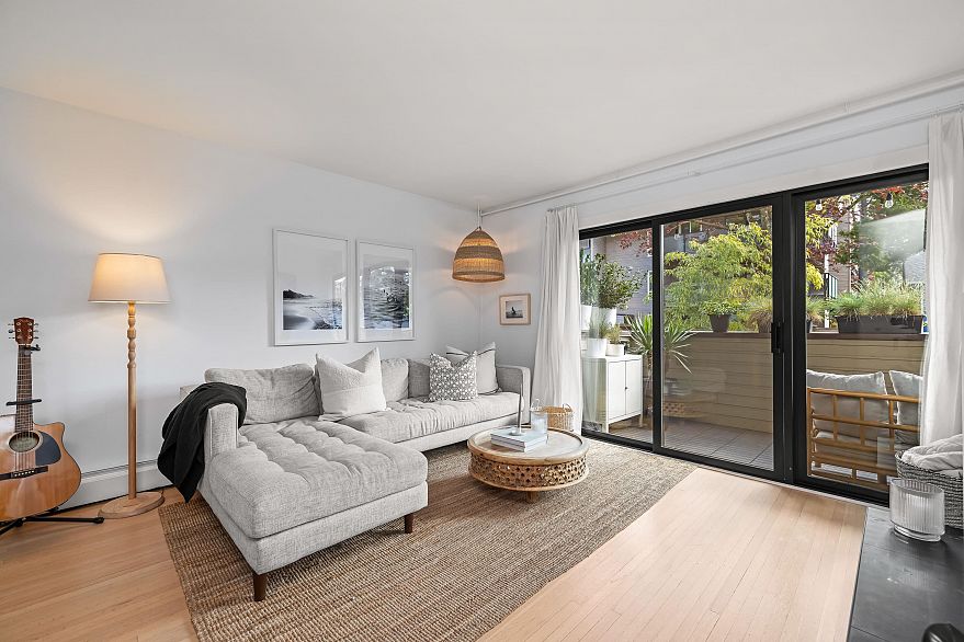 207 1424 Walnut Street