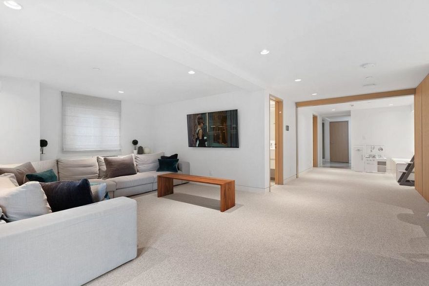 1963 Mcnicoll Avenue