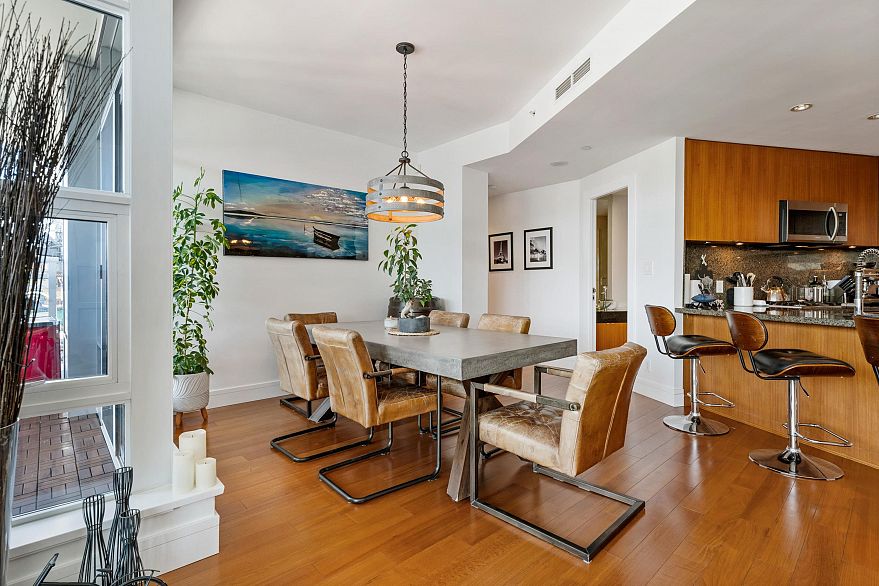 203 628 Kinghorne Mews