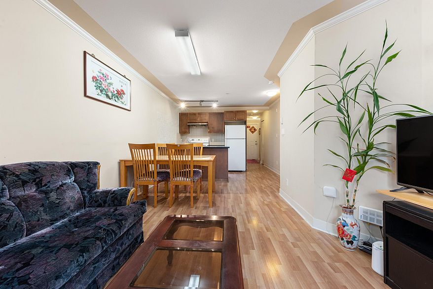 218 2265 E Hastings Street