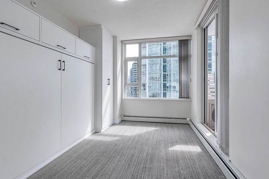 2706 198 Aquarius Mews