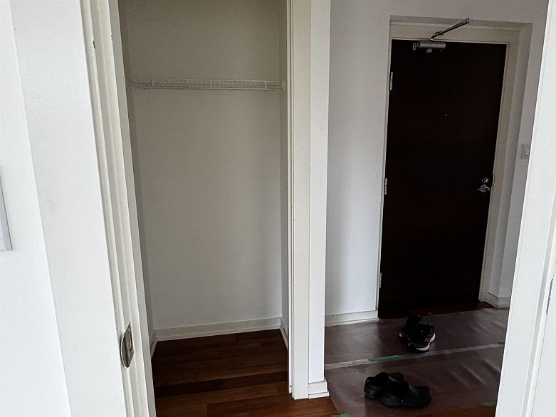 806 1005 Beach Avenue