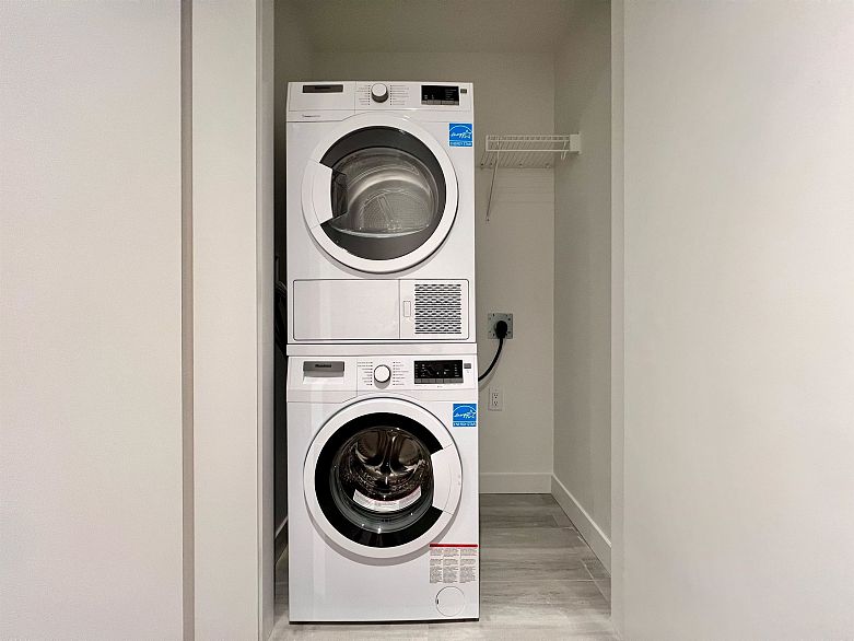 210 5168 Cambie Street