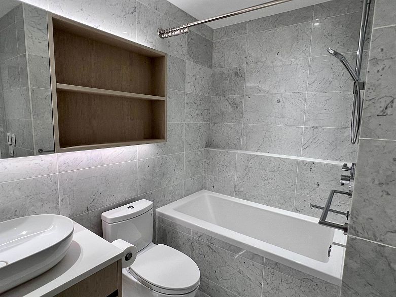 210 5168 Cambie Street