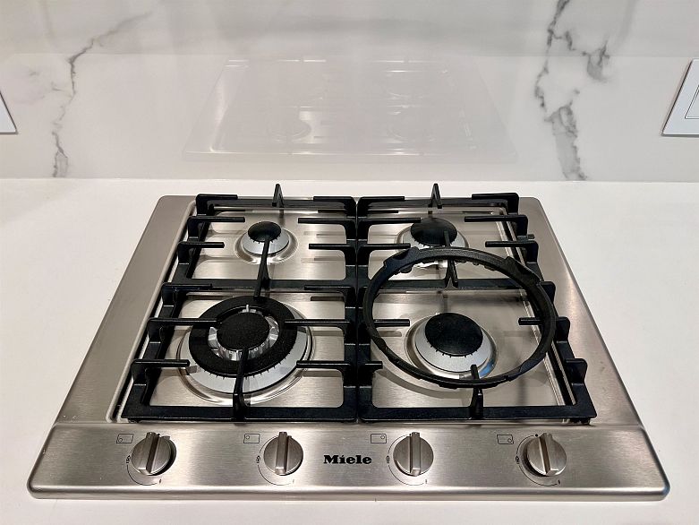 210 5168 Cambie Street