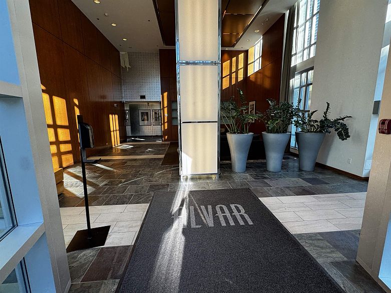 806 1005 Beach Avenue