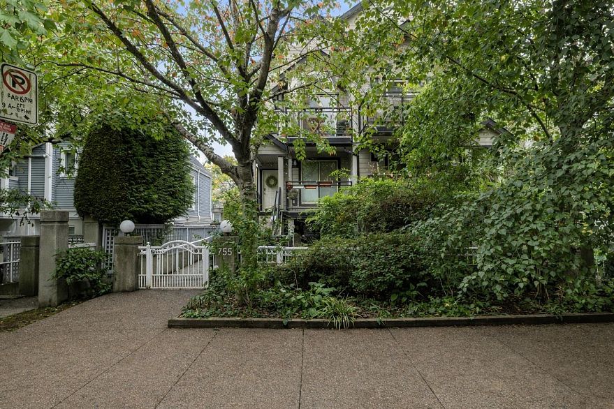 308 755 W 15th Avenue