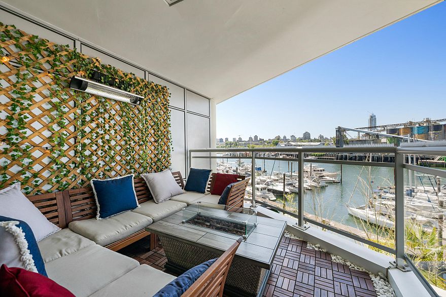 203 628 Kinghorne Mews