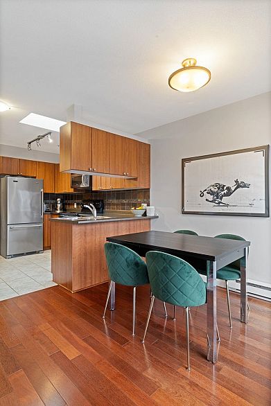 412 2891 E Hastings Street