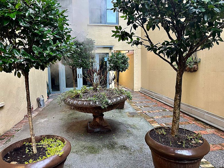 50 1386 Nicola Street