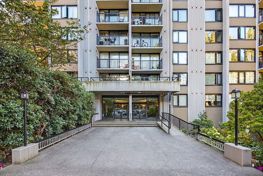 804 1330 Harwood Street