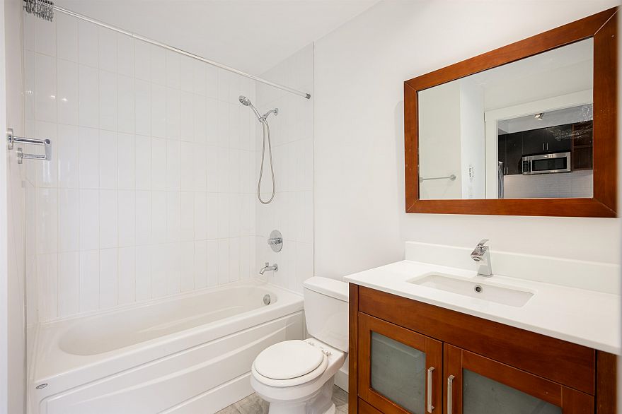 410 2828 Main Street