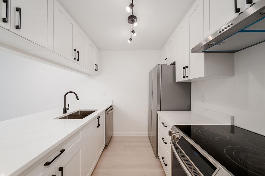 104 1147 Nelson Street