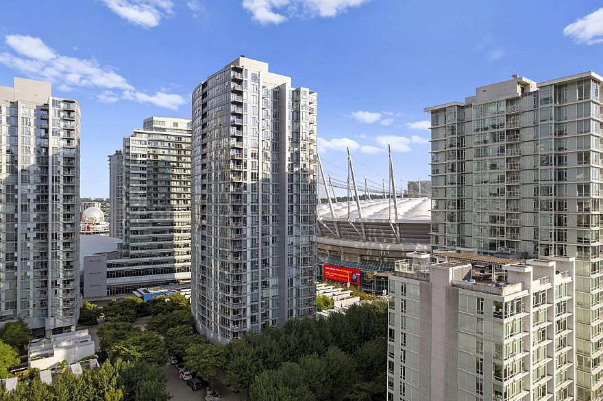 808 668 Citadel Parade