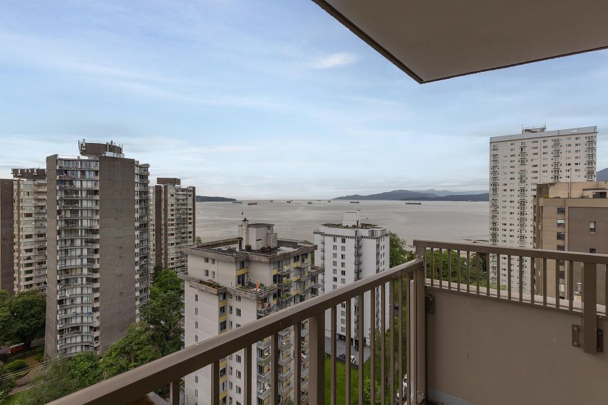 1701 1251 Cardero Street