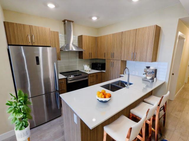 208 2889 E 1st Avenue