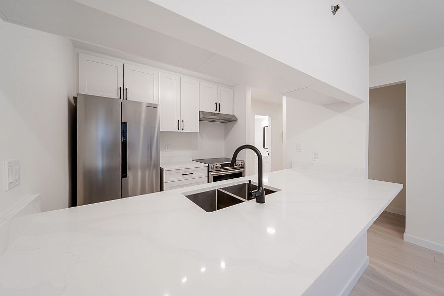 104 1147 Nelson Street