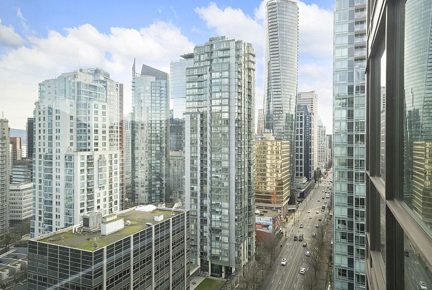 2502 1331 Alberni Street