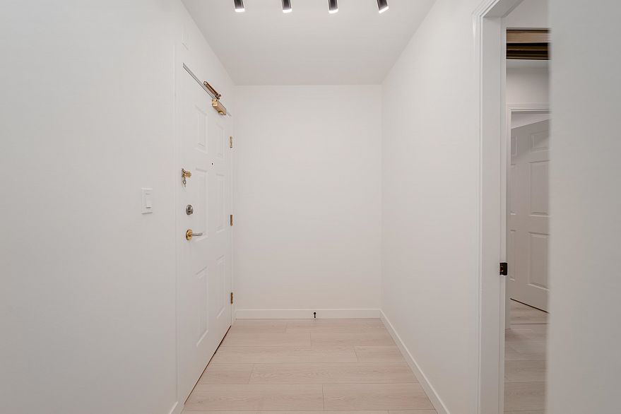 104 1147 Nelson Street