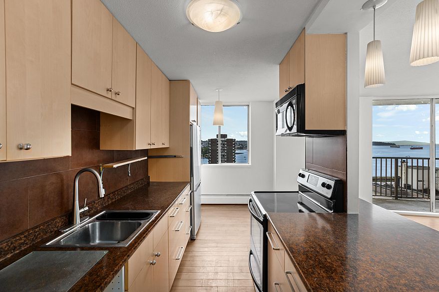 1701 1251 Cardero Street