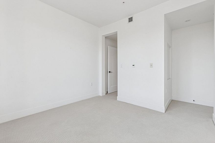 405 6933 Cambie Street