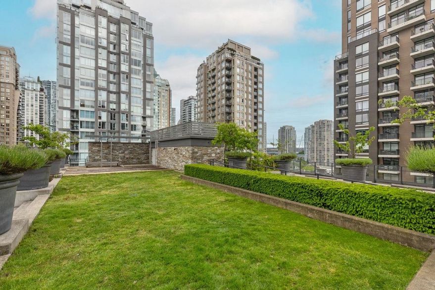 1801 1088 Richards Street