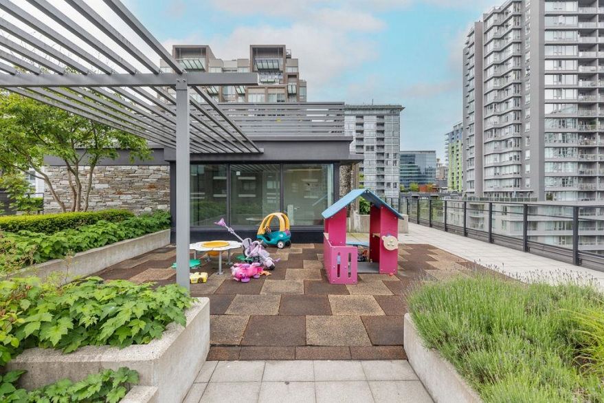 1801 1088 Richards Street