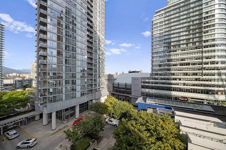 808 668 Citadel Parade