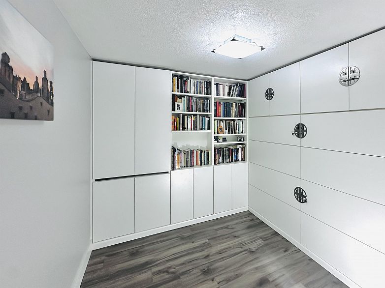 203 650 Moberly Road