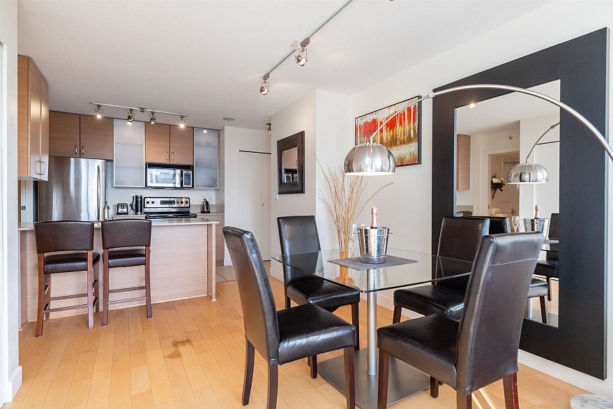 1110 928 Homer Street