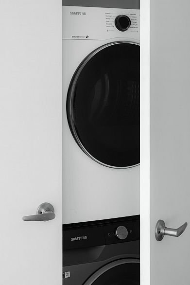 609 66 W Cordova Street