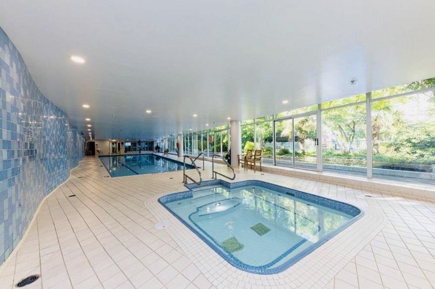 2706 1033 Marinaside Crescent