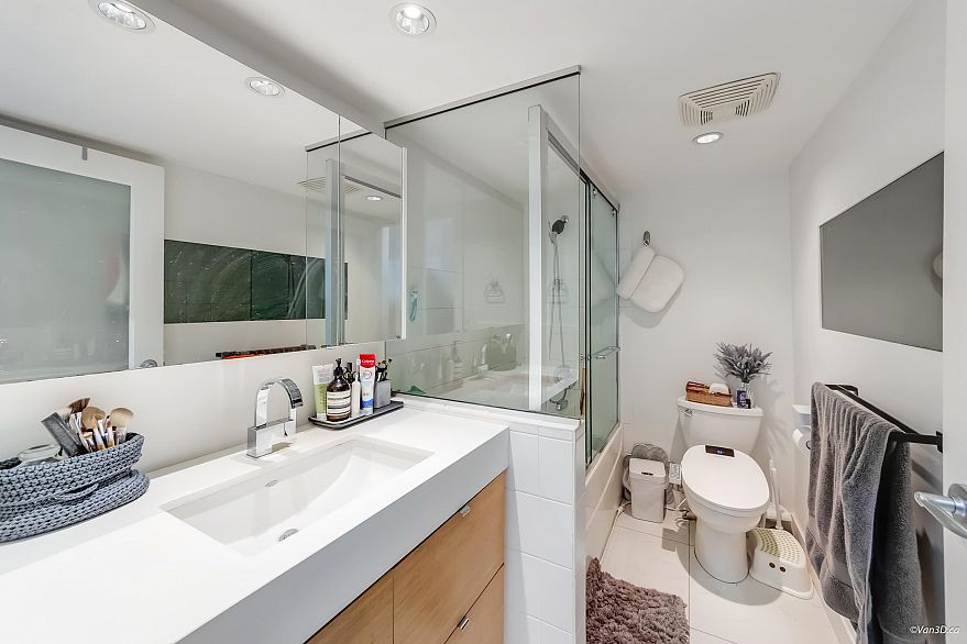 304 2525 Blenheim Street