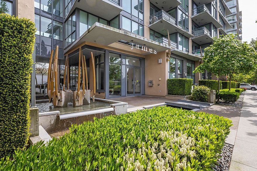 PH1606 288 W 1st Avenue