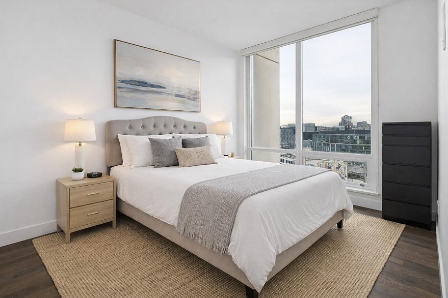 PH1606 288 W 1st Avenue