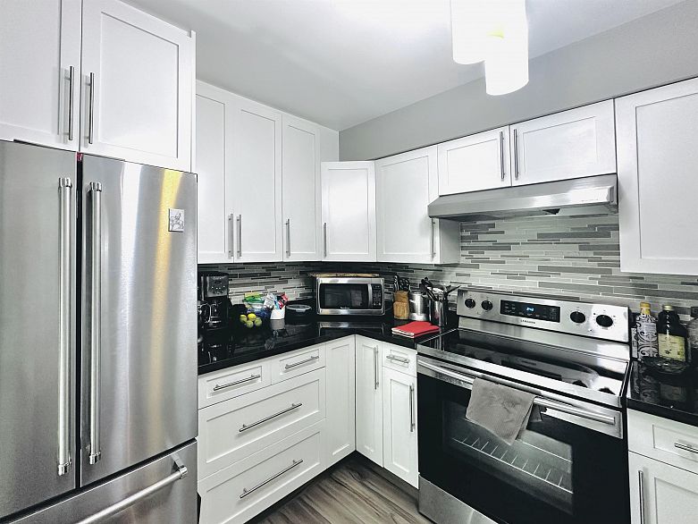 203 650 Moberly Road