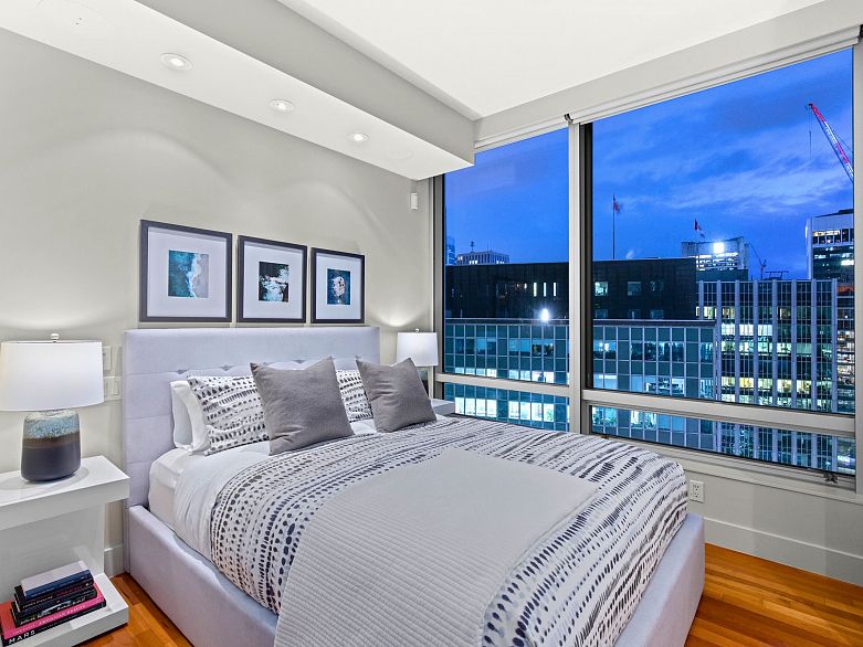 2803 1077 W Cordova Street