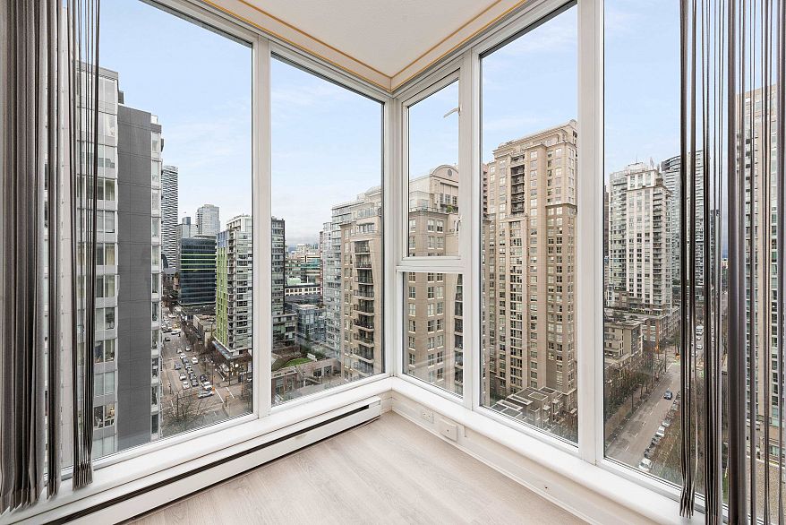 1902 1010 Richards Street