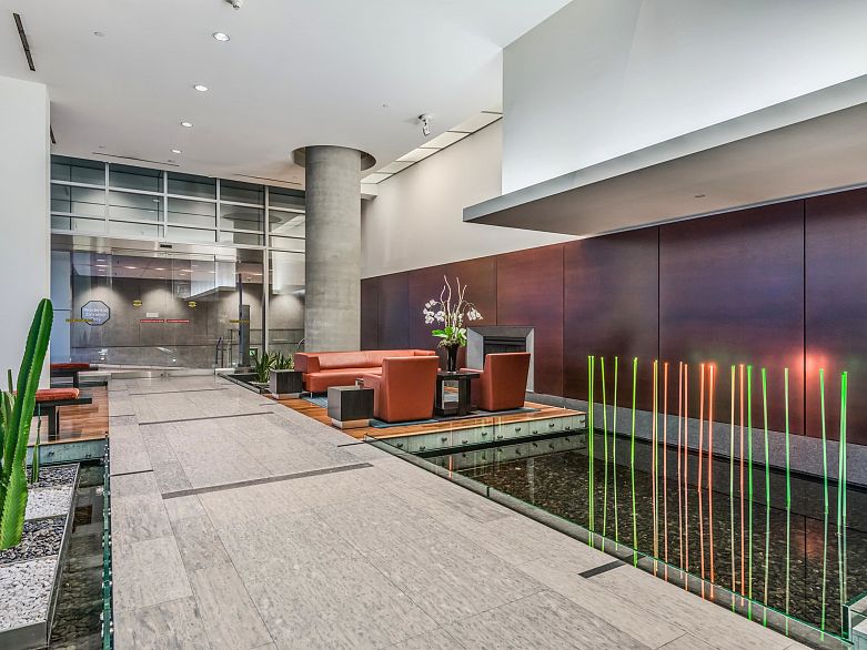 2803 1077 W Cordova Street