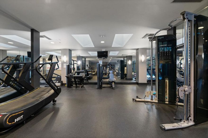 2805 583 Beach Crescent