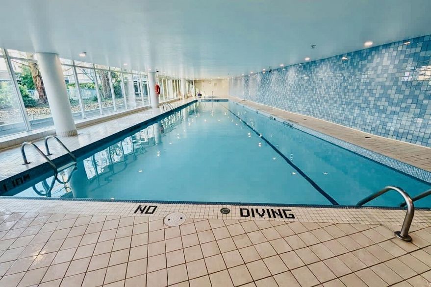 2706 1033 Marinaside Crescent