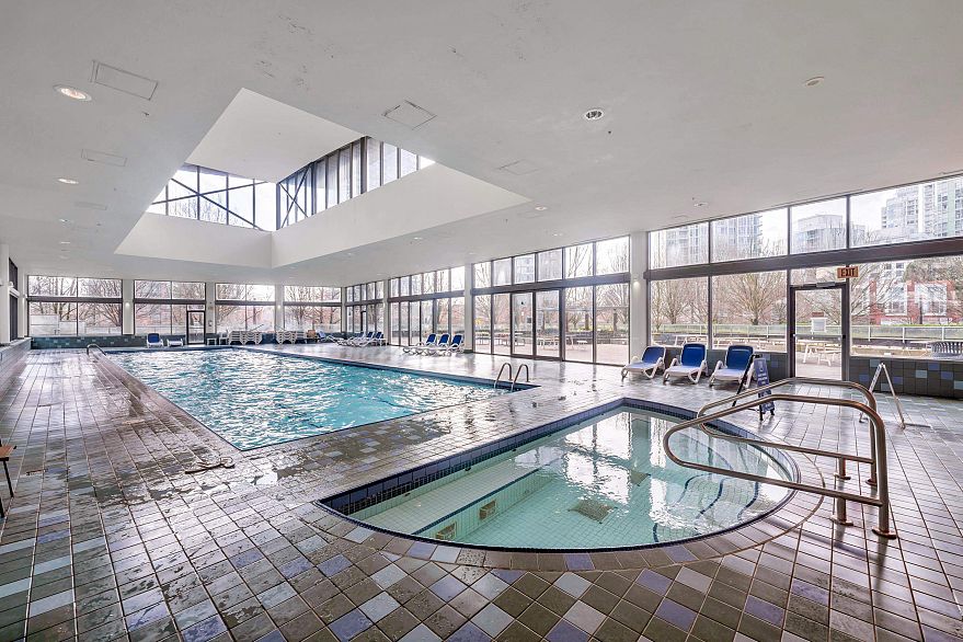 1001 1009 Expo Boulevard