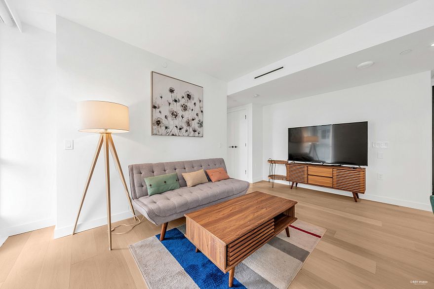 906 1180 Broughton Street