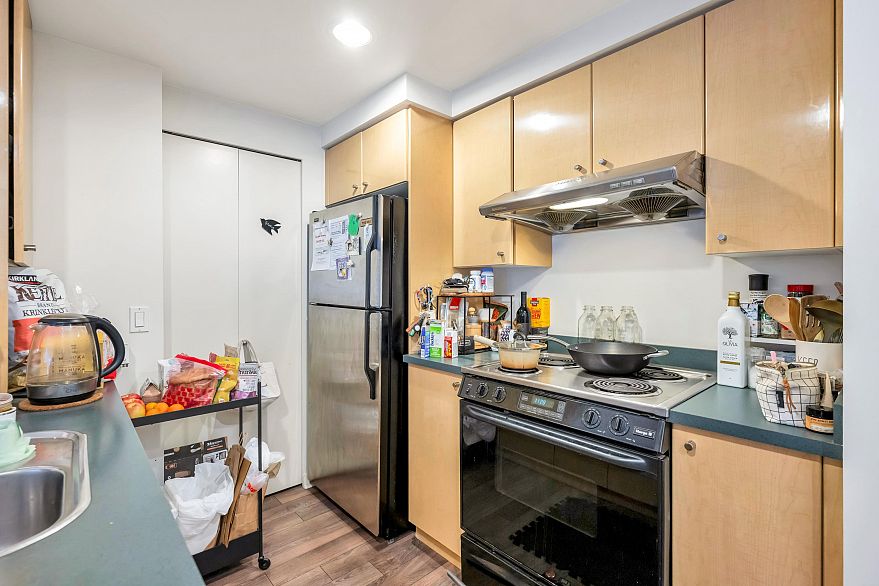 1001 1009 Expo Boulevard