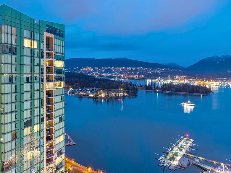 2803 1077 W Cordova Street