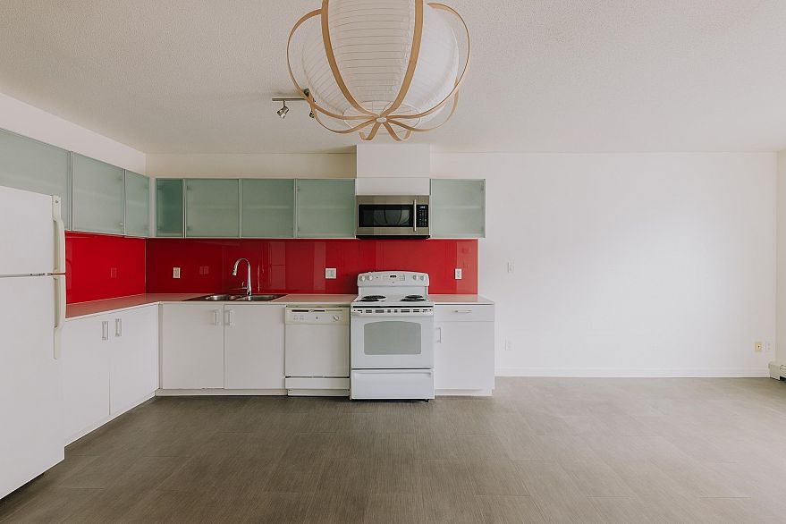 609 66 W Cordova Street