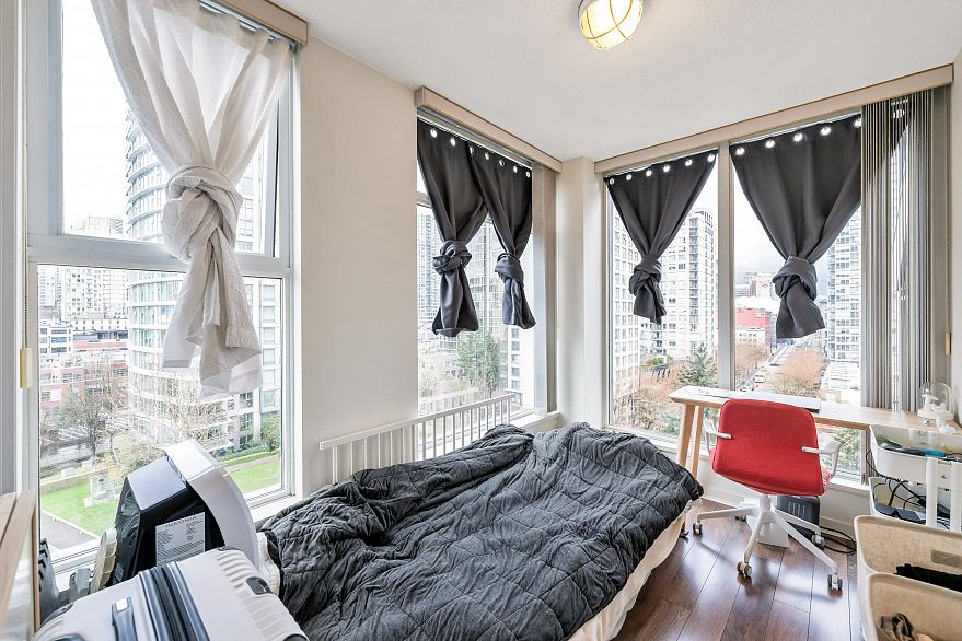 1001 1009 Expo Boulevard