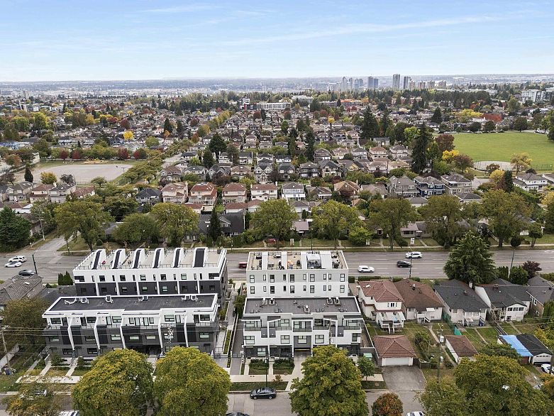 138 W Woodstock Avenue