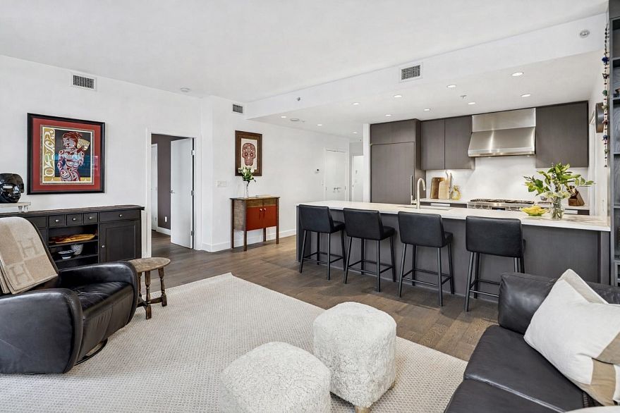 PH1606 288 W 1st Avenue