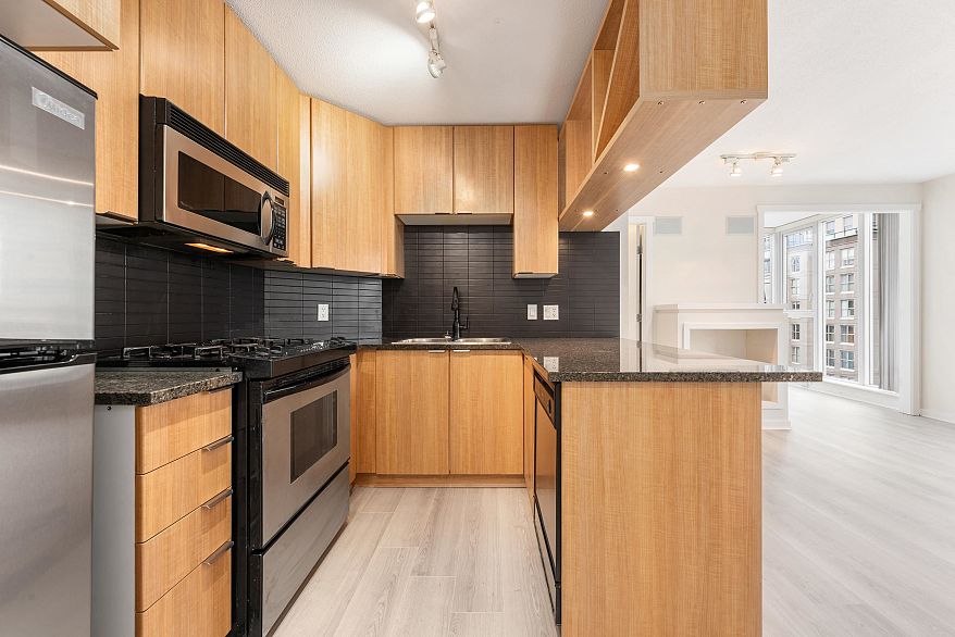 1902 1010 Richards Street